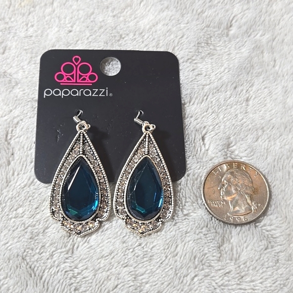 #333 NWT Paparazzi earring silver tone - Picture 4 of 4